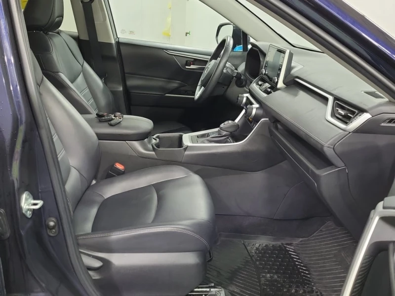 Toyota Rav4 * XLE * CARFAX * БЕЗ ПЪРВОНАЧАЛНА ВНОСКА, снимка 14 - Автомобили и джипове - 53257340