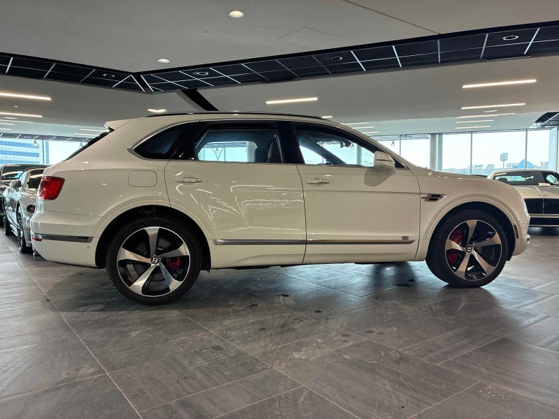 Bentley Bentayga V8 С РЕГИСТРАЦИЯ & АВТО КРЕДИТ , снимка 5 - Автомобили и джипове - 53594686