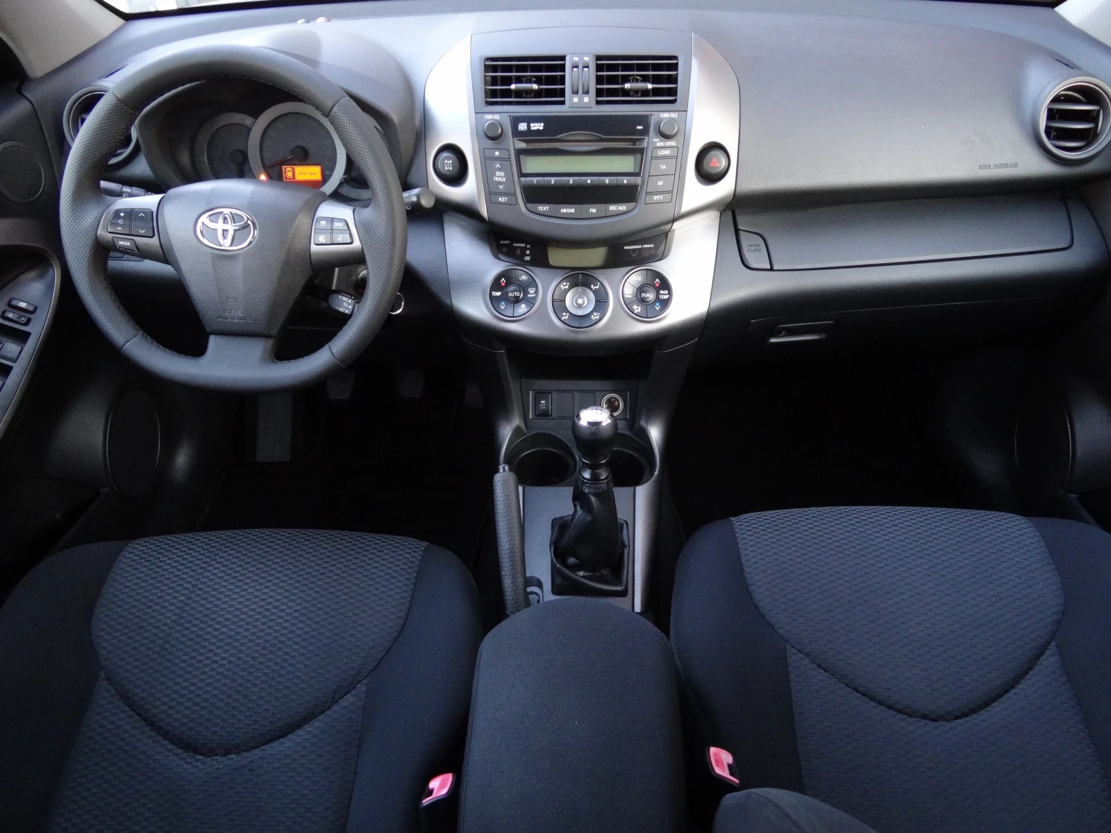 Toyota Rav4 2, 0i-158k.c./4 X 4/6-скорости/Климатроник/Euro-4/ - изображение 9