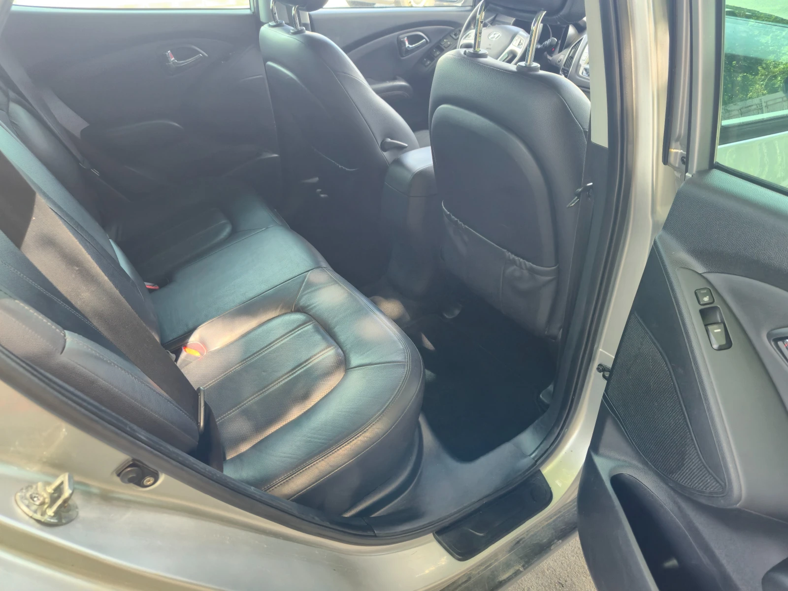 Hyundai IX35 2.0CRDi* 184к.с* 4х4* Всички екстри - изображение 7
