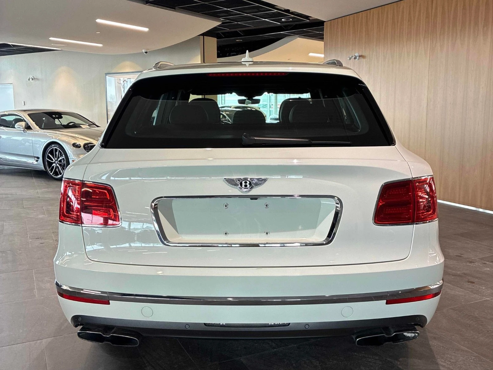 Bentley Bentayga V8 С РЕГИСТРАЦИЯ & АВТО КРЕДИТ  - изображение 4