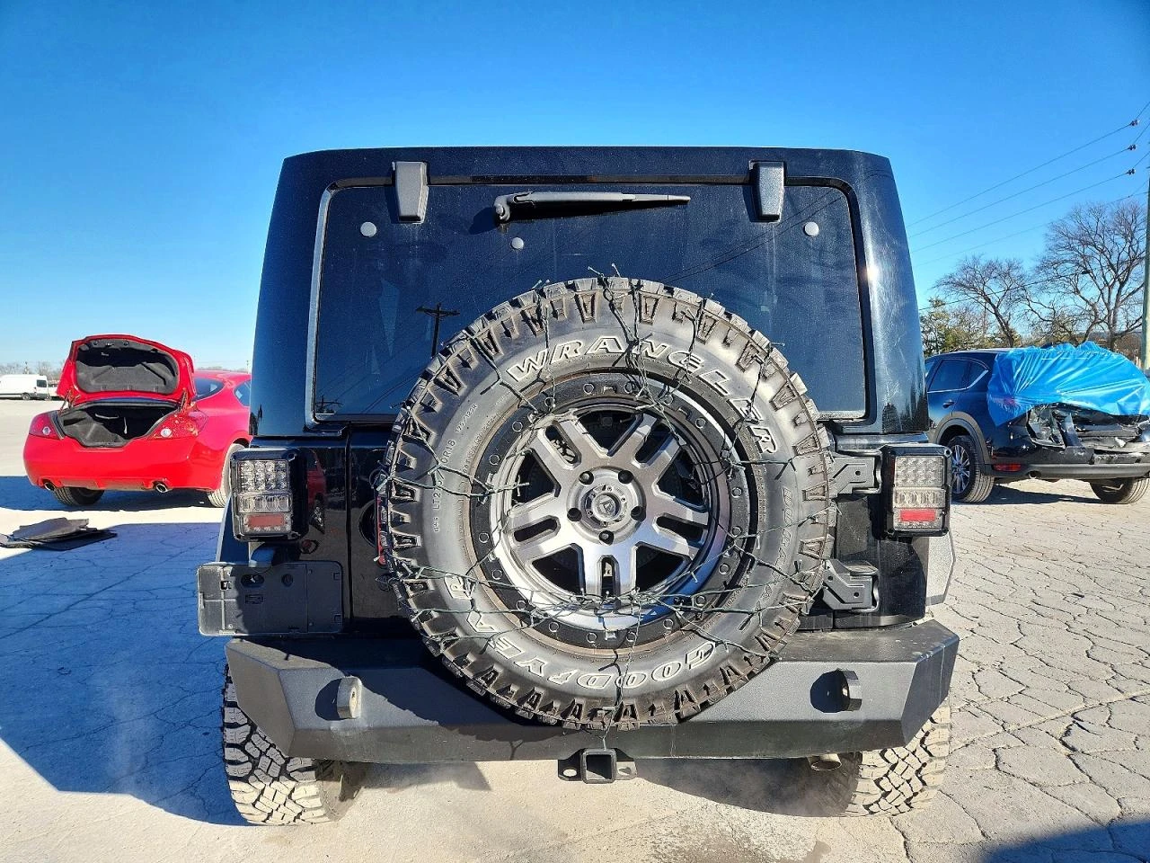 Jeep Wrangler 3.6l Unlimited Sahara - изображение 6