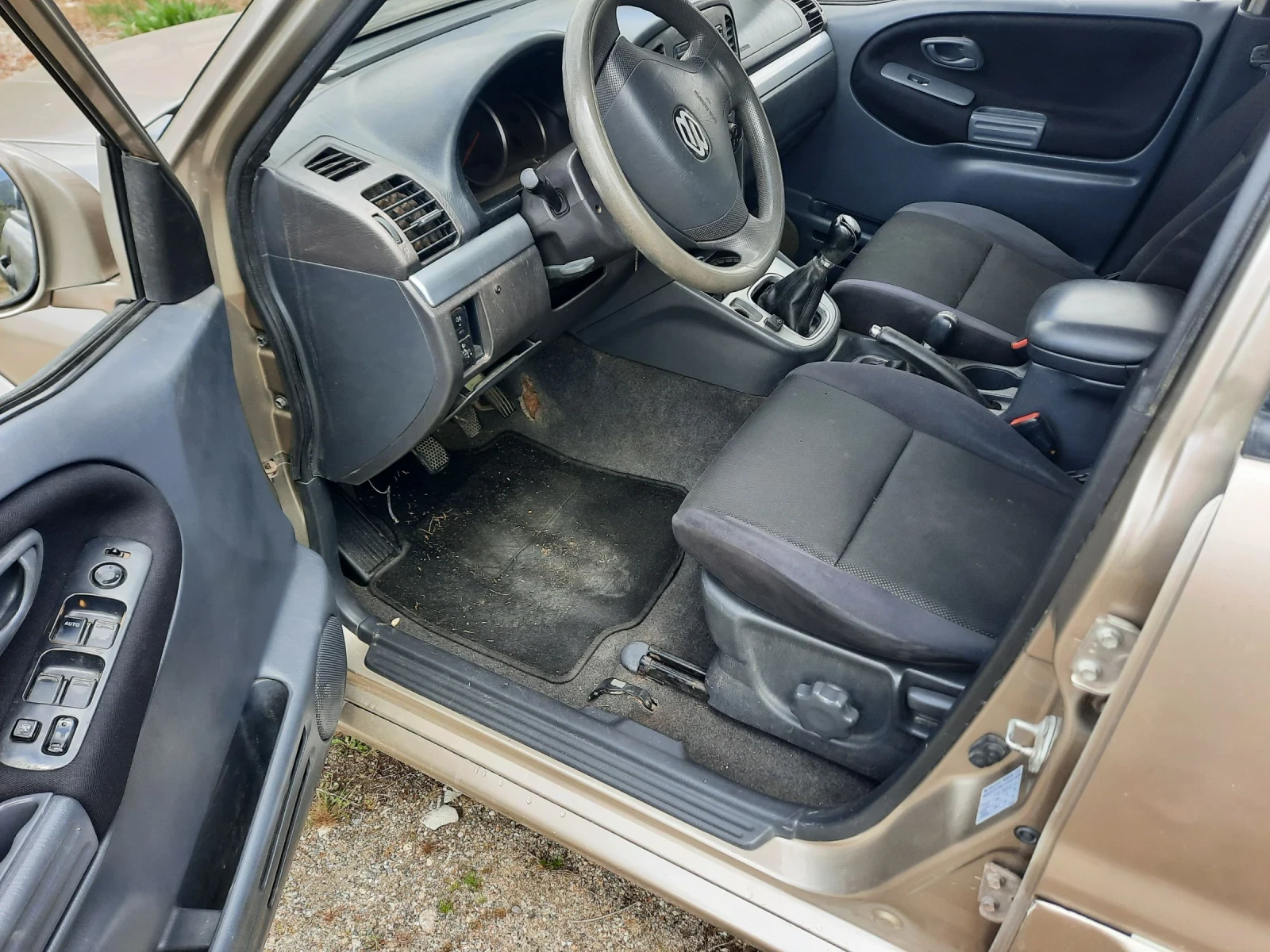 Suzuki Grand vitara 2.0 бензин.газ, снимка 10 - Автомобили и джипове - 54301913