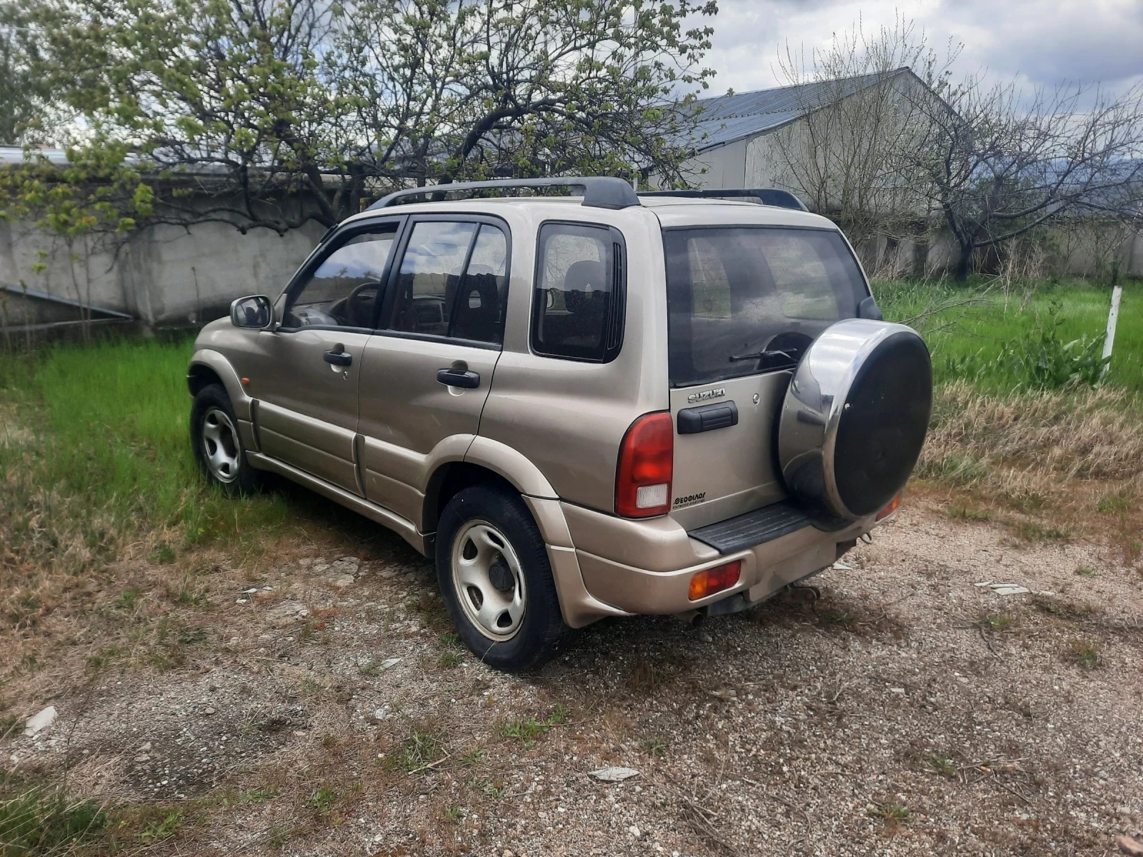 Suzuki Grand vitara 2.0 бензин.газ, снимка 8 - Автомобили и джипове - 54301913