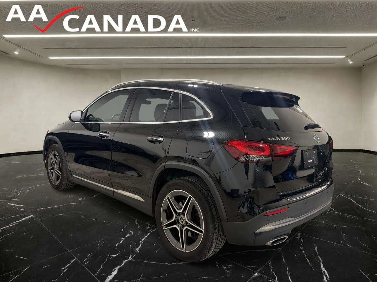 Mercedes-Benz GLA * 250 | AMG PKG * CARFAX * БЕЗ ПЪРВОНАЧАЛНА ВНОСКА, снимка 5 - Автомобили и джипове - 55030219