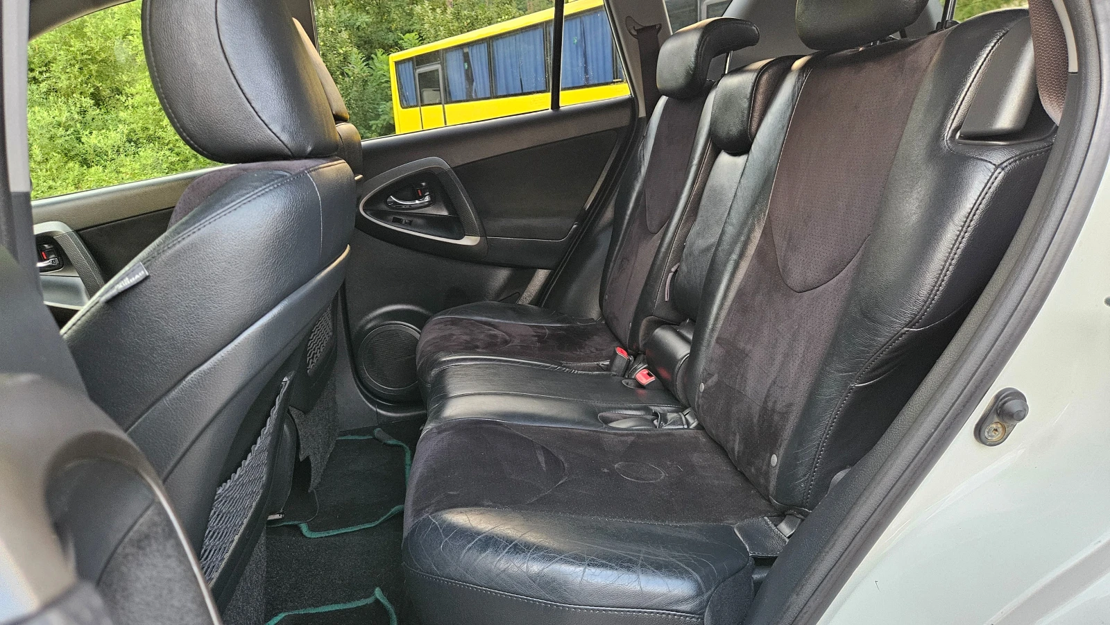Toyota Rav4 2.2 D4d Navig/Klimatronik/4x4/6skorosti/Facelift, снимка 14 - Автомобили и джипове - 55321636
