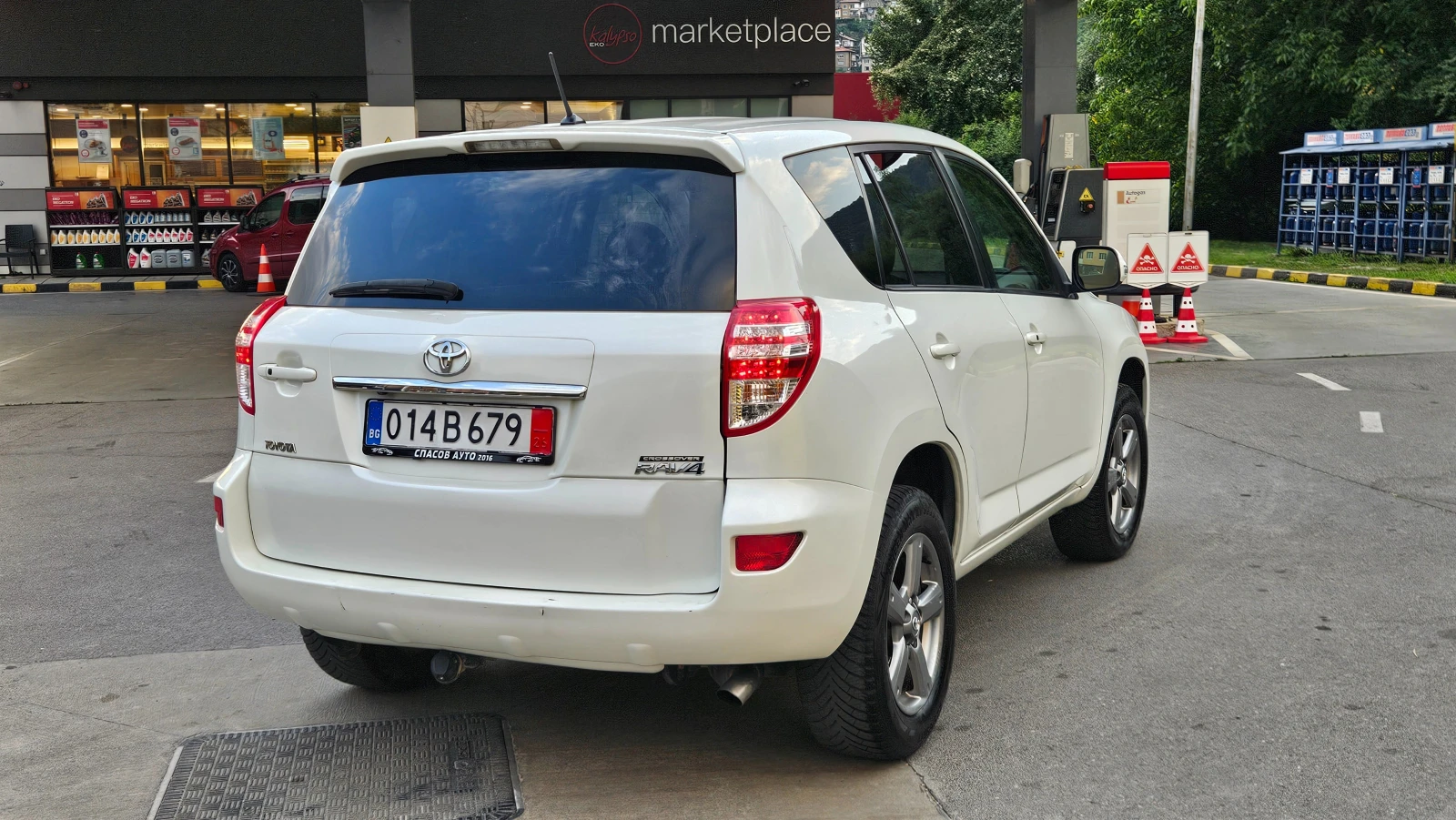 Toyota Rav4 2.2 D4d Navig/Klimatronik/4x4/6skorosti/Facelift, снимка 6 - Автомобили и джипове - 55321636
