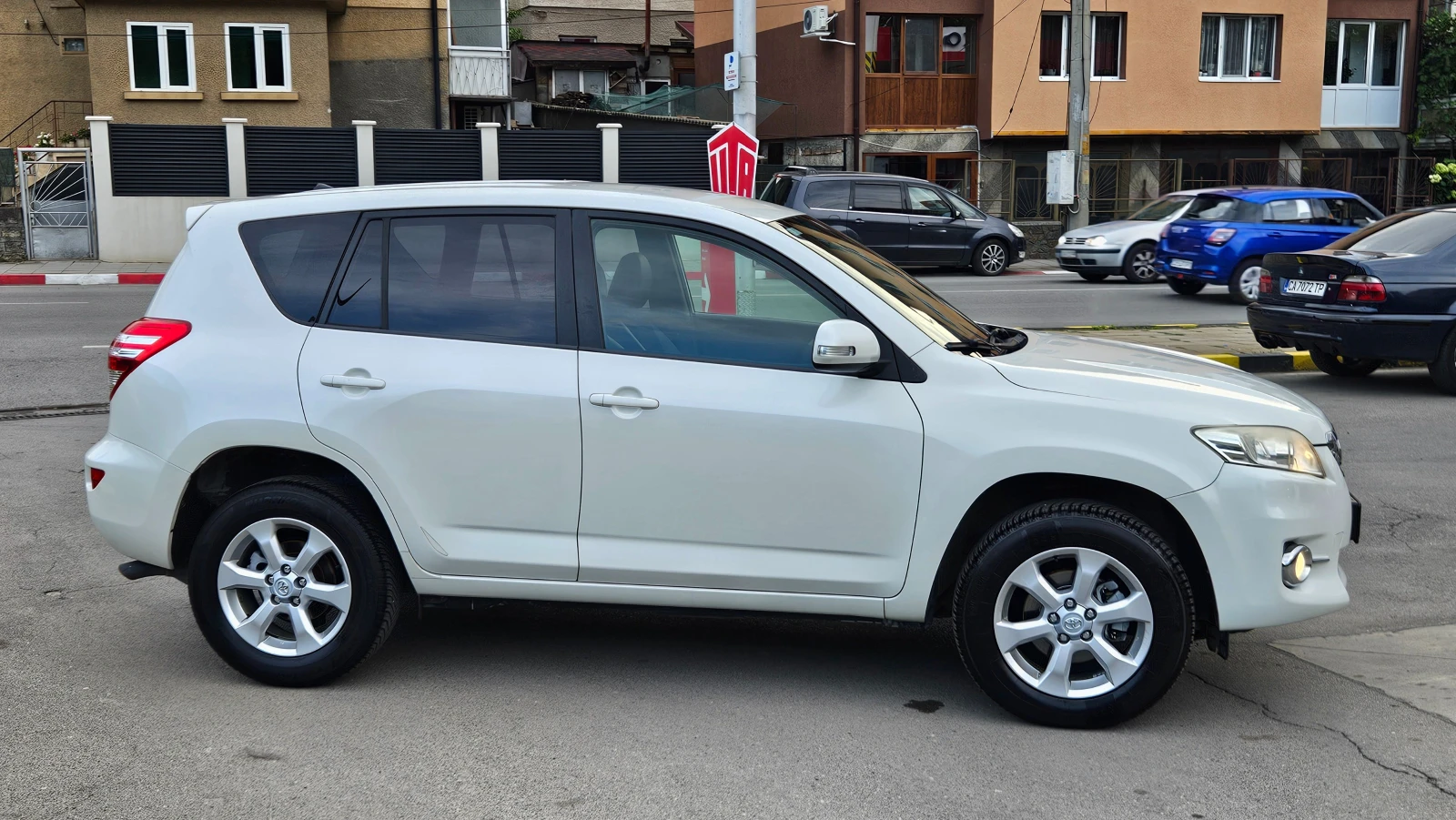 Toyota Rav4 2.2 D4d Klimatronik/4x4/6skorosti/Facelift, снимка 7 - Автомобили и джипове - 55321636