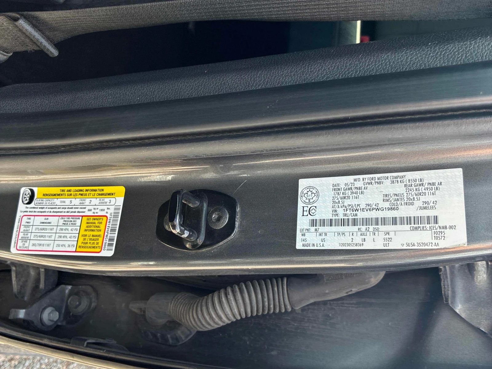 Ford F150 * 4WD SuperCrew 5.5' Box * CARFAX * , снимка 11 - Автомобили и джипове - 56086124