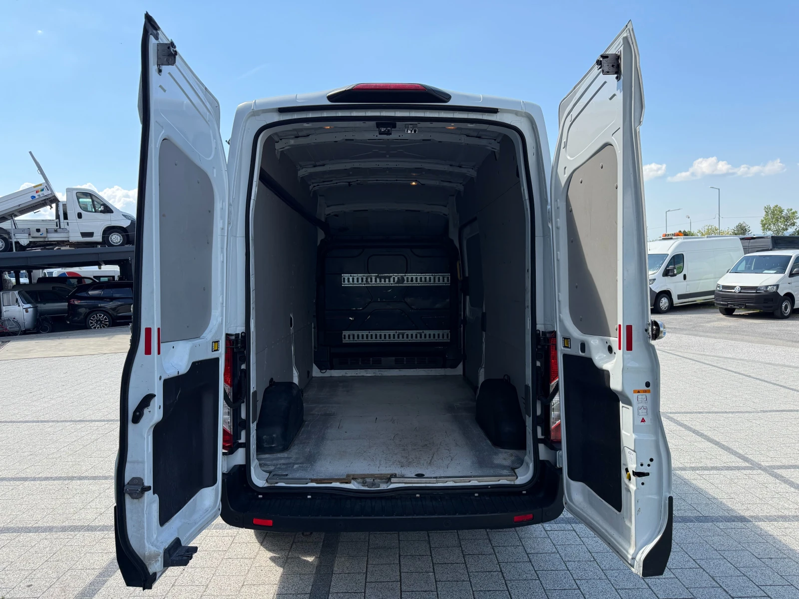 Ford Transit 2.0TDCI Климатик Euro 6D L2H2 , снимка 17 - Бусове и автобуси - 54676583