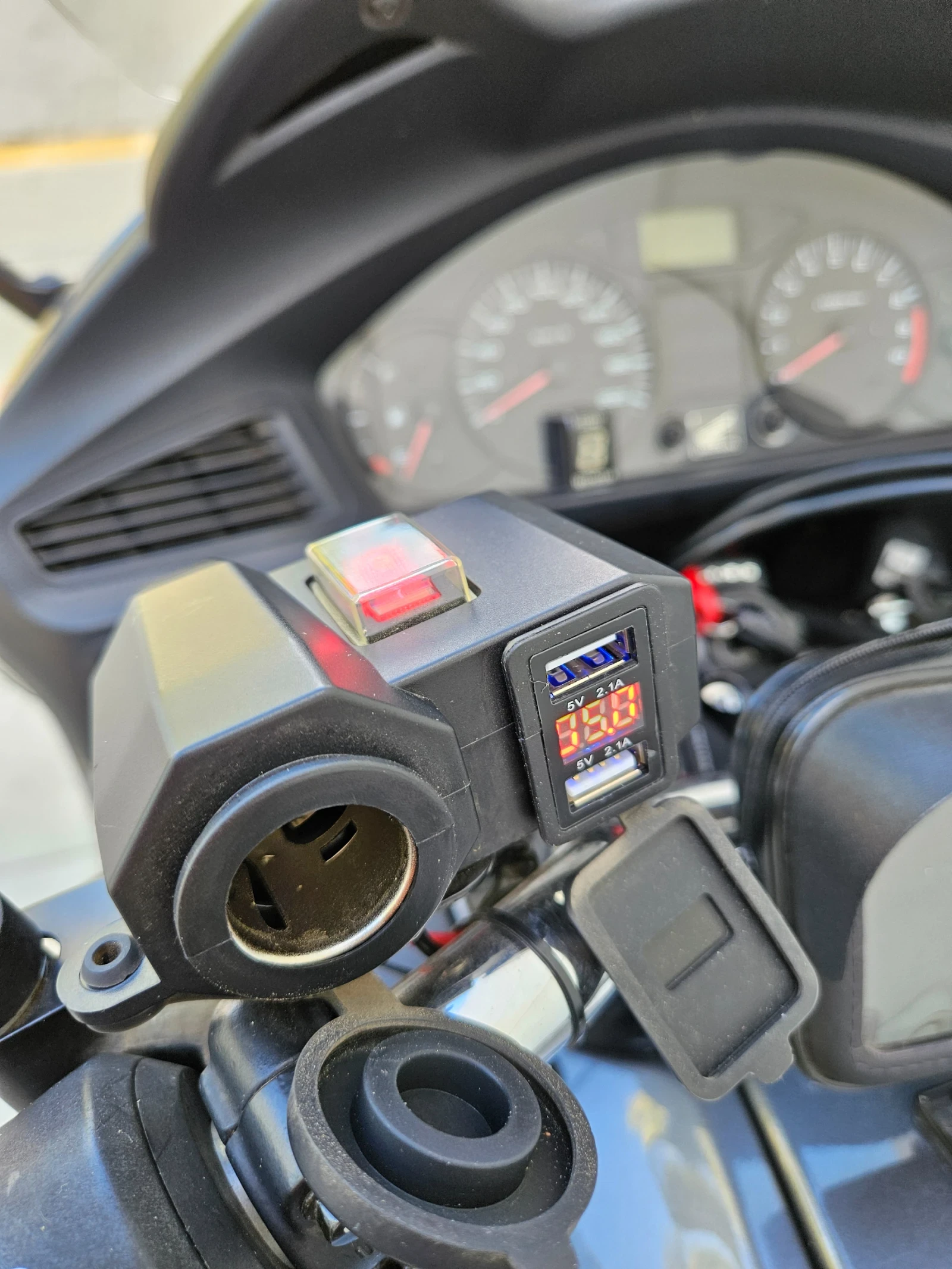 Honda Deauville NT 700 ABS - изображение 10