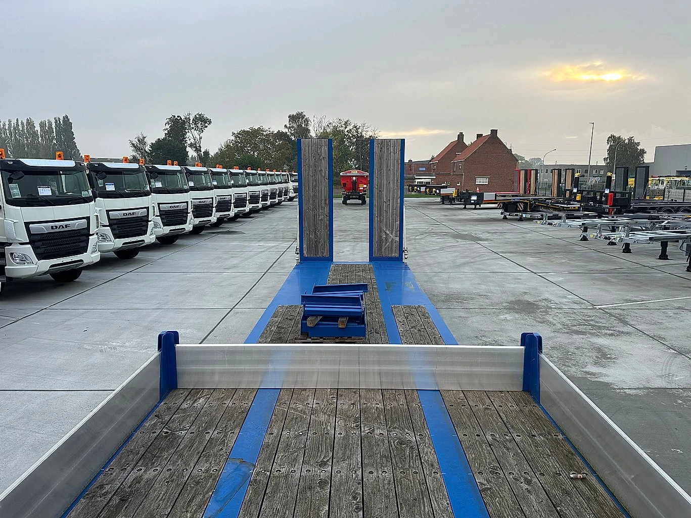 Полуремарке Други Hoet Trailers Low-bed             Made in Belgium!, снимка 10 - Ремаркета - 50574850