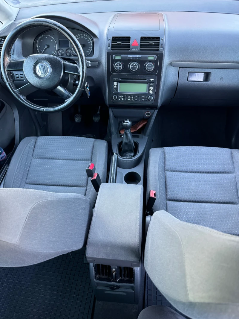 VW Touran, снимка 5 - Автомобили и джипове - 47439262