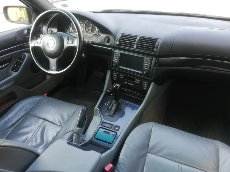 BMW 530 Facelift , снимка 11 - Автомобили и джипове - 49133597