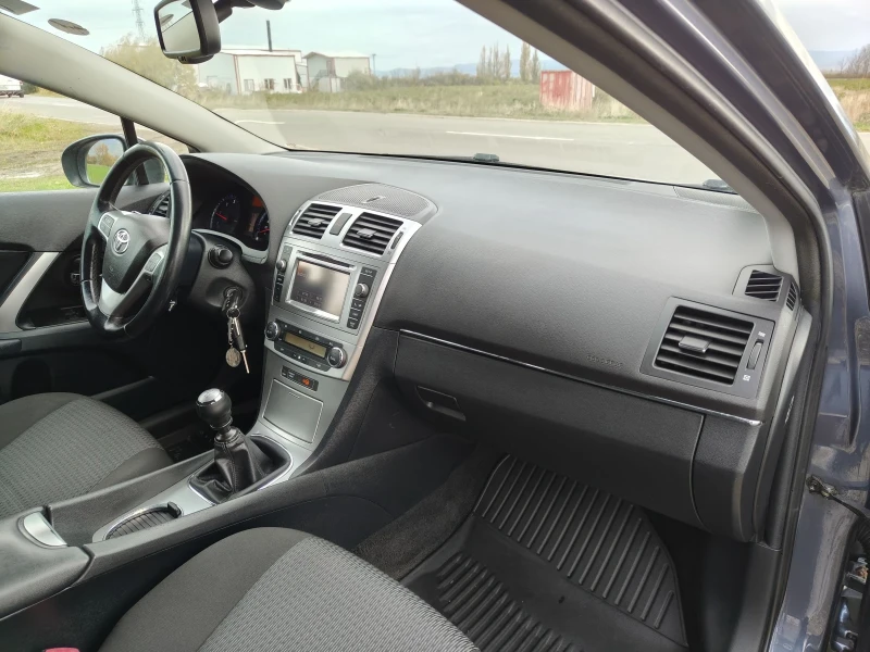 Toyota Avensis 2.0 D4D 126 FACELIFT 2013г, снимка 14 - Автомобили и джипове - 52177029