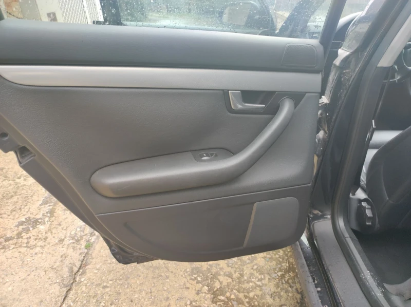 Audi A4 B6 Avant 2.4 V6 30V 170Hp, снимка 9 - Автомобили и джипове - 52578068