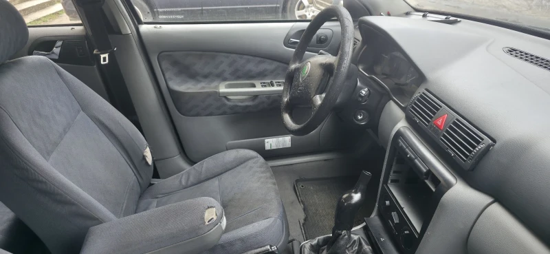 Skoda Octavia, снимка 9 - Автомобили и джипове - 53536278