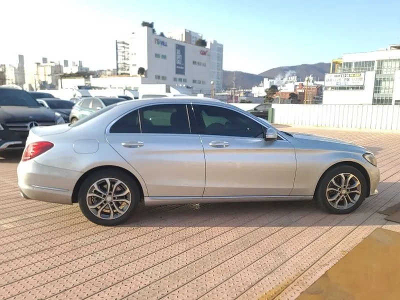 Mercedes-Benz C 200 2.0, снимка 3 - Автомобили и джипове - 54278035