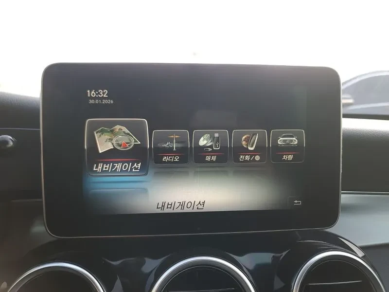 Mercedes-Benz C 200 2.0, снимка 13 - Автомобили и джипове - 54278035