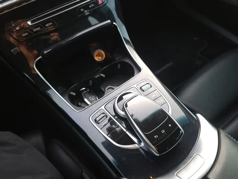 Mercedes-Benz C 200 2.0, снимка 8 - Автомобили и джипове - 54278035