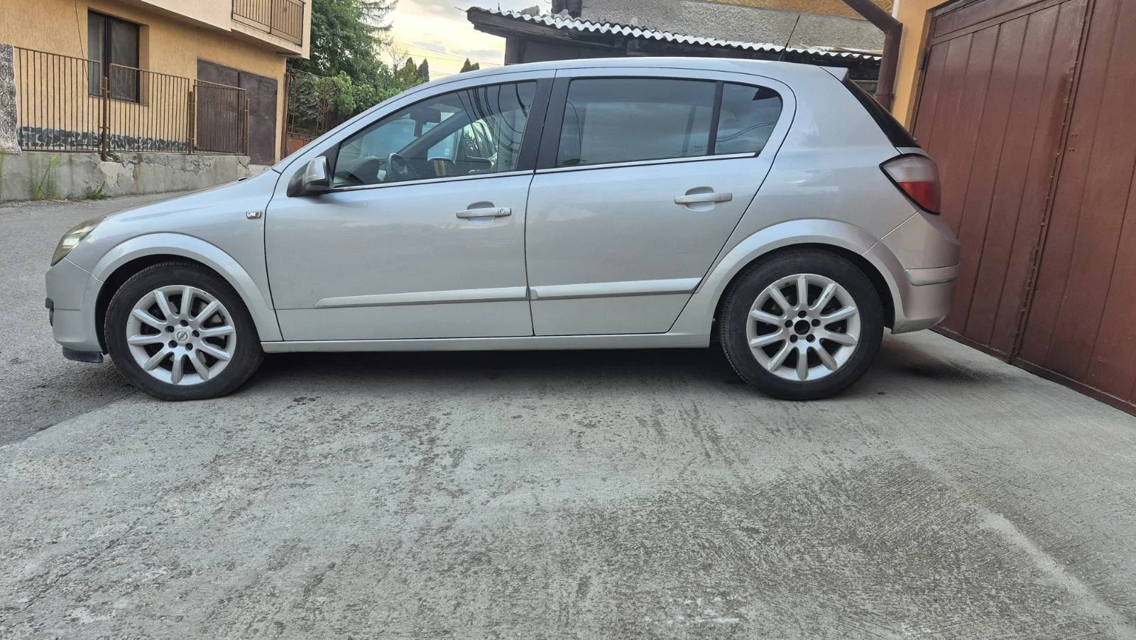 Opel Astra 1.9 CDTI 150к.с. - изображение 10