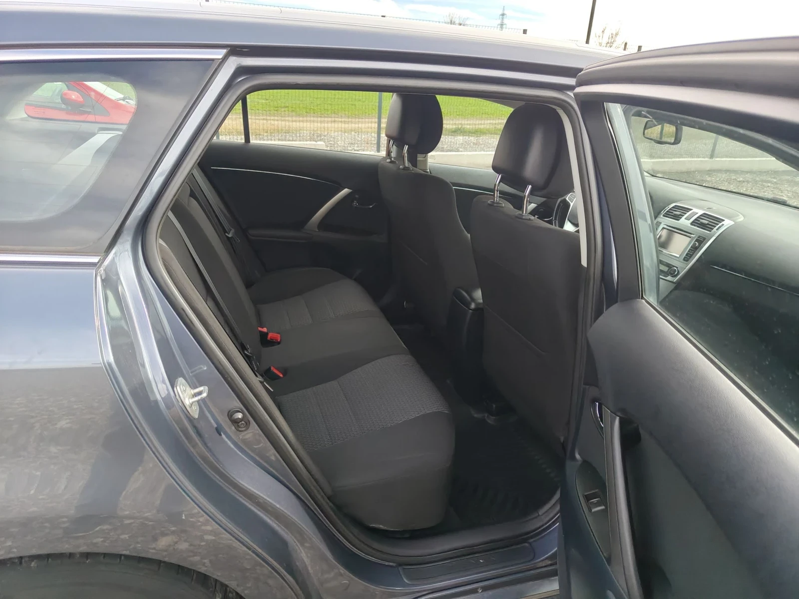 Toyota Avensis 2.0 D4D 126 FACELIFT 2013г | Mobile.bg — изображение 14