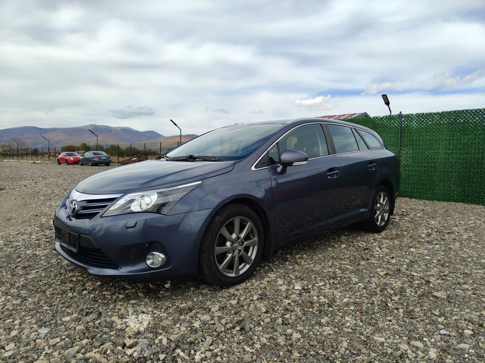 Toyota Avensis 2.0 D4D 126 FACELIFT 2013г | Mobile.bg — изображение 2
