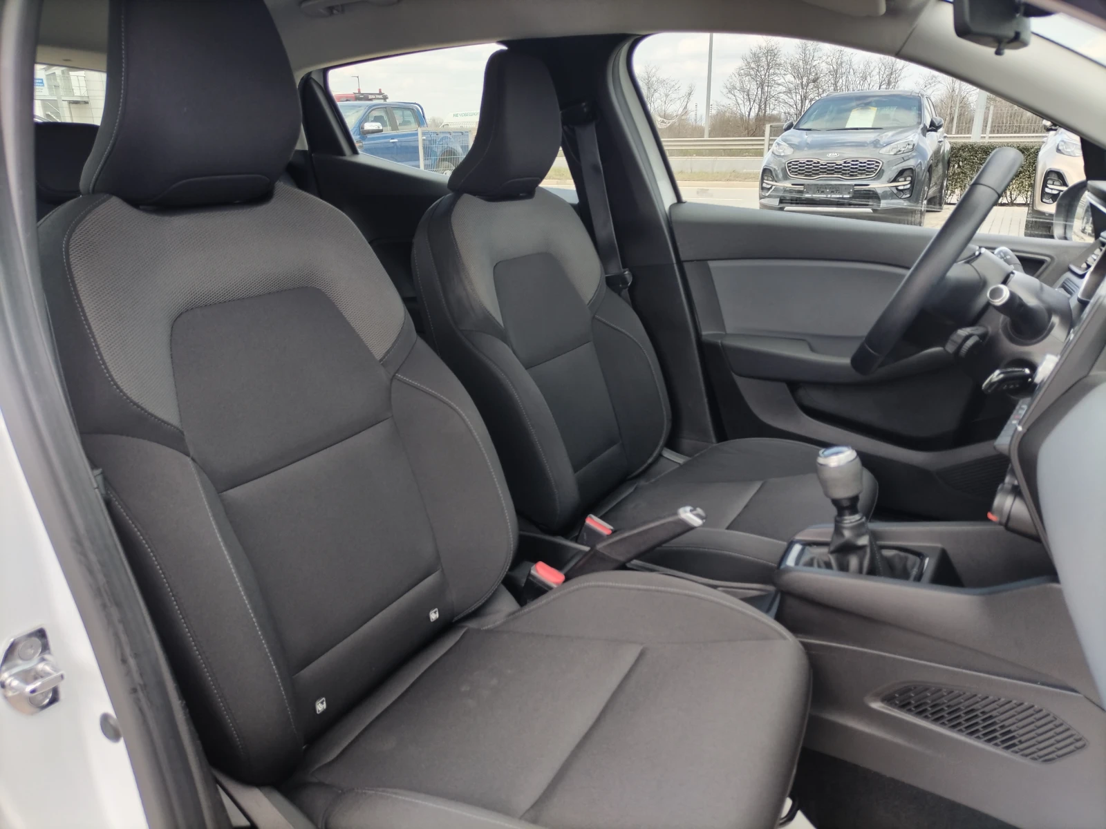 Renault Clio 1.0TCe100к.с., снимка 13 - Автомобили и джипове - 53987876