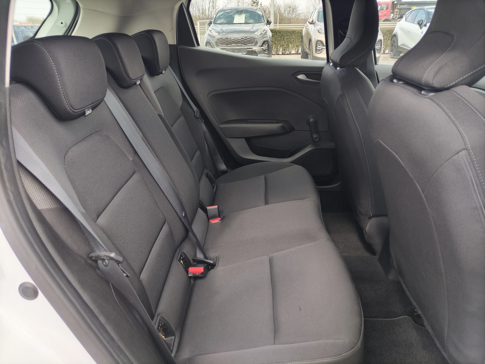 Renault Clio 1.0TCe100к.с., снимка 15 - Автомобили и джипове - 53987876