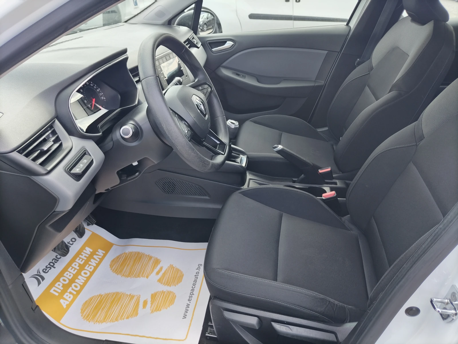 Renault Clio 1.0TCe100к.с., снимка 12 - Автомобили и джипове - 53987876