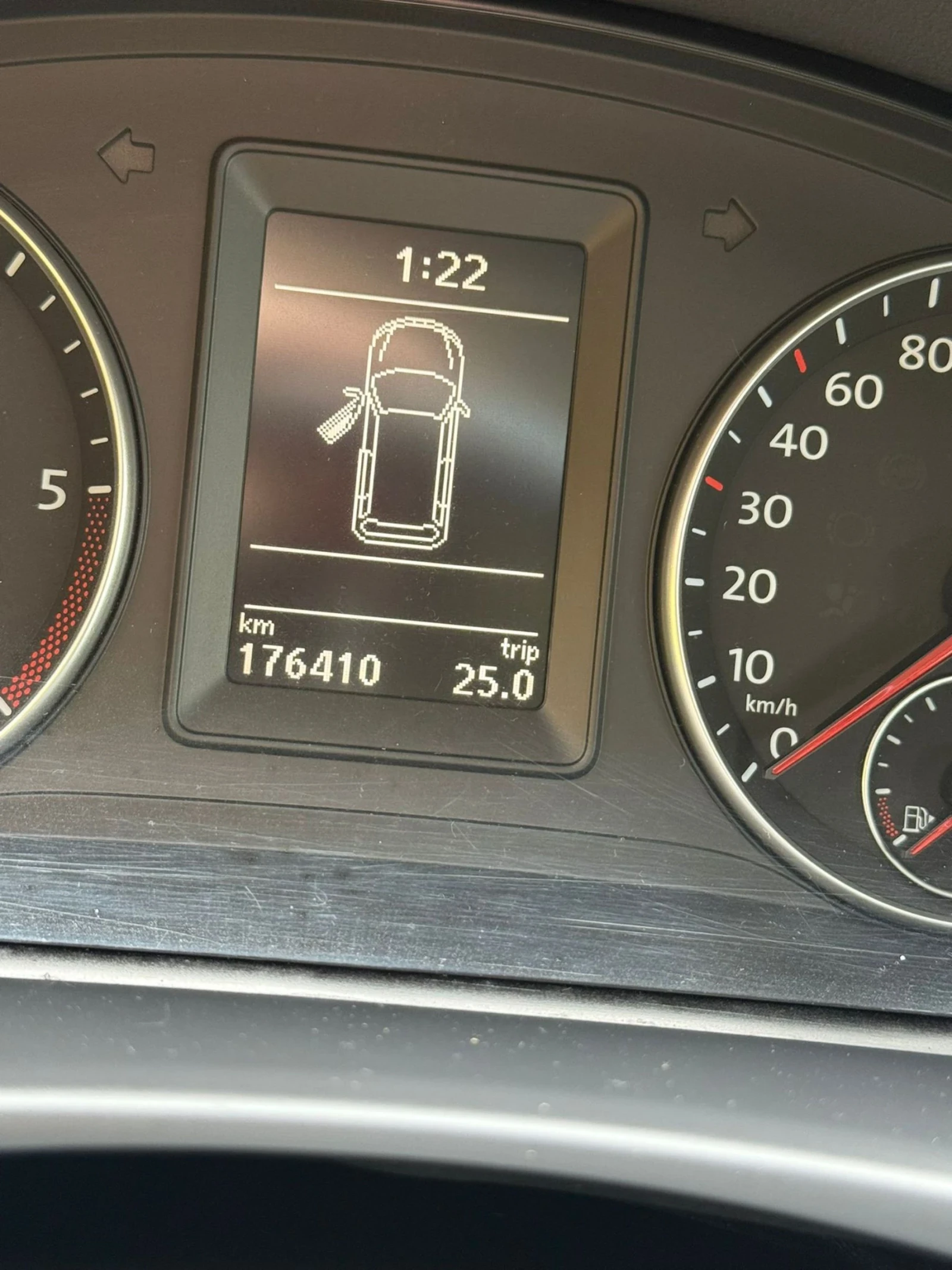 VW Touran 1.6 tdi 105 к.с. 7 места, снимка 7 - Автомобили и джипове - 54271196