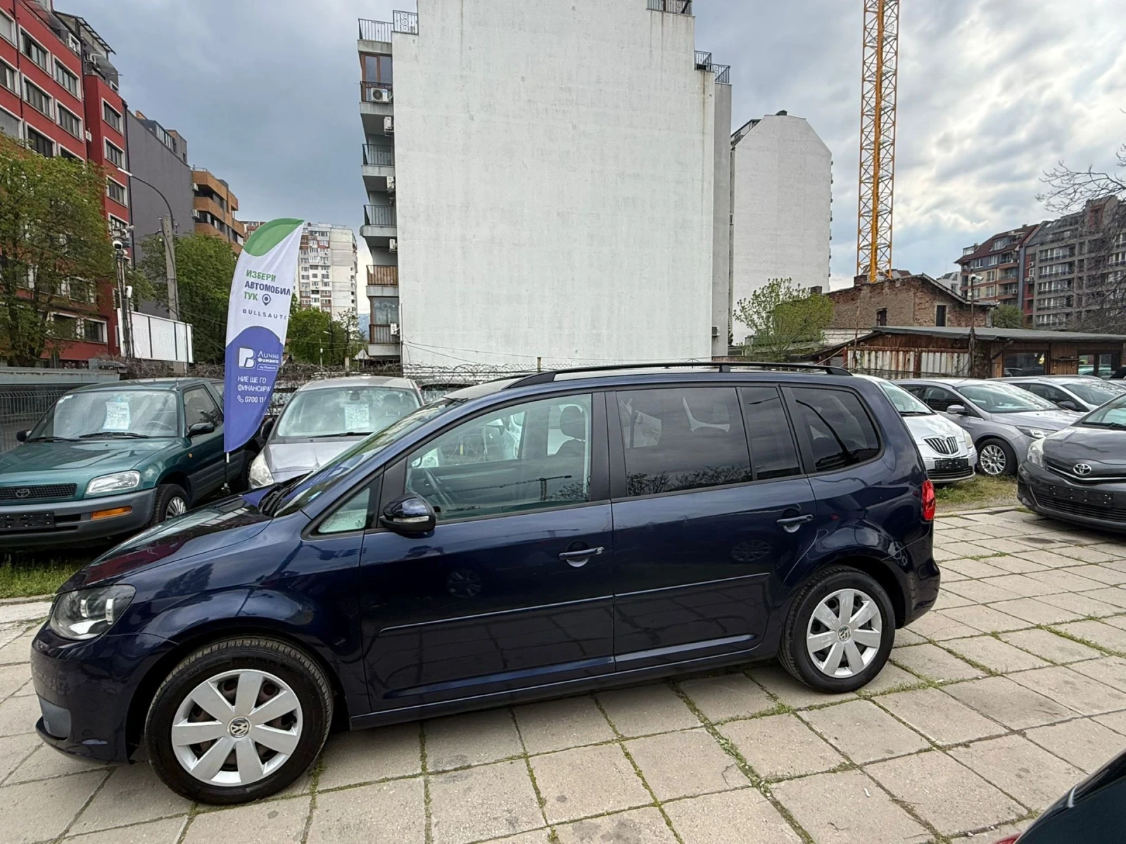 VW Touran 1.6 tdi 105 к.с. 7 места, снимка 2 - Автомобили и джипове - 54271196