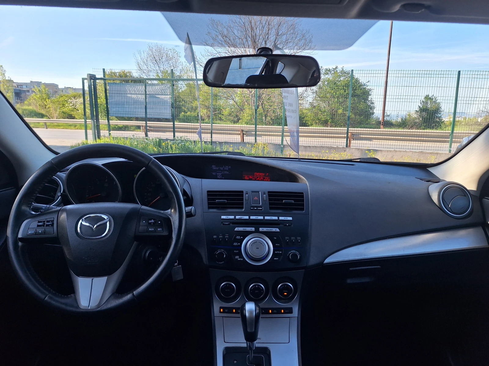 Mazda 3 2.0-АВТОМАТИК, снимка 11 - Автомобили и джипове - 54343581