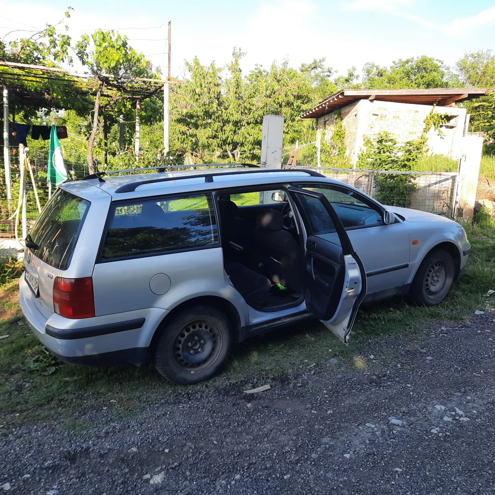 VW Passat 1.9  TDI 110 K., снимка 8 - Автомобили и джипове - 54725178