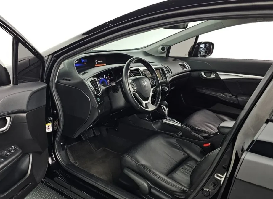 Honda Civic 1.8 i-VTEC Автомат! EXECUTIVE!, снимка 4 - Автомобили и джипове - 54831885