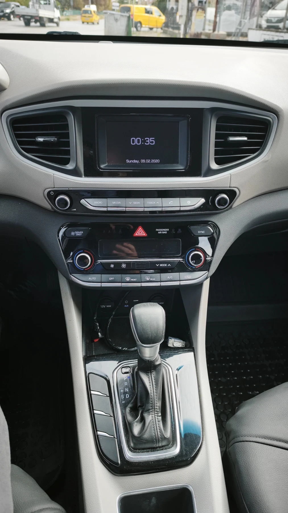 Hyundai Ioniq, снимка 8 - Автомобили и джипове - 56493567