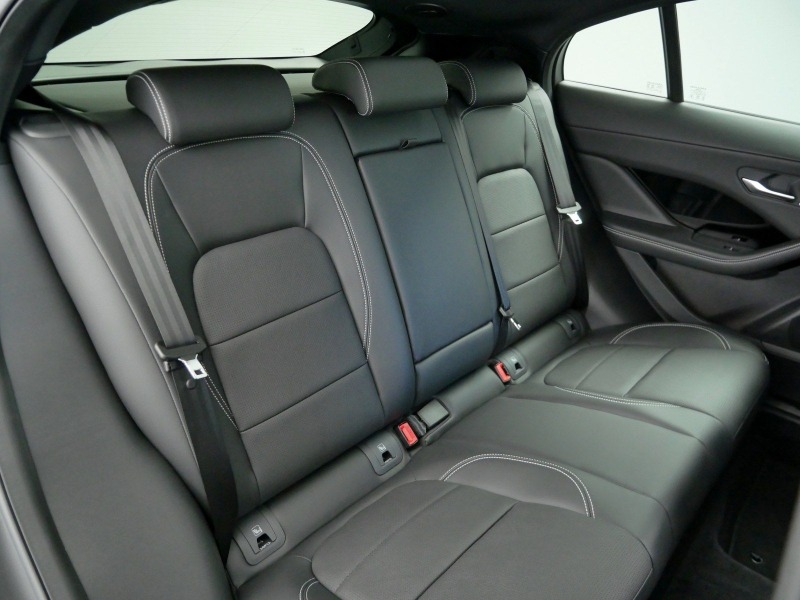 Jaguar I-Pace EV400 = R-Dynamic= Black Pack Гаранция, снимка 11 - Автомобили и джипове - 46447077
