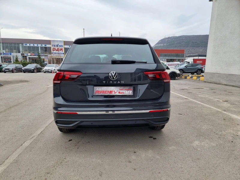 VW Tiguan 2.0TDI AVTOMATIK HIGHLINE , снимка 5 - Автомобили и джипове - 49471065