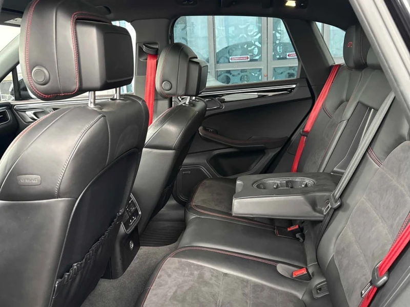 Porsche Macan * GTS/ CARBON PACKAGE/ CARFAX * , снимка 11 - Автомобили и джипове - 52951822