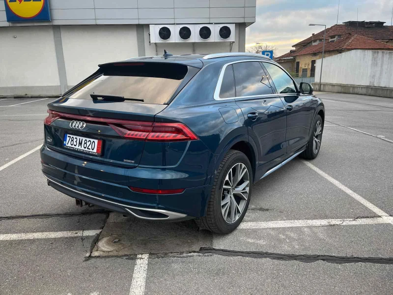 Audi Q8 Technik/B&O/360  камера, снимка 4 - Автомобили и джипове - 53079017
