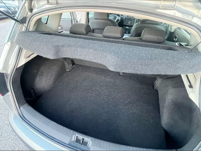 Nissan Qashqai 2.0 Diesel 4x4, снимка 8 - Автомобили и джипове - 53350092