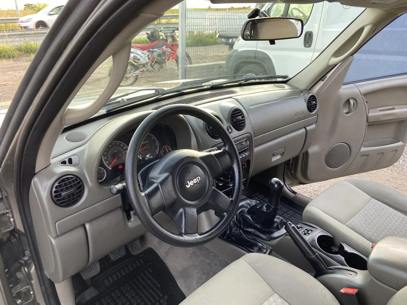 Jeep Cherokee 2.4     6 - скорости .91000.км.Гърция - изображение 9