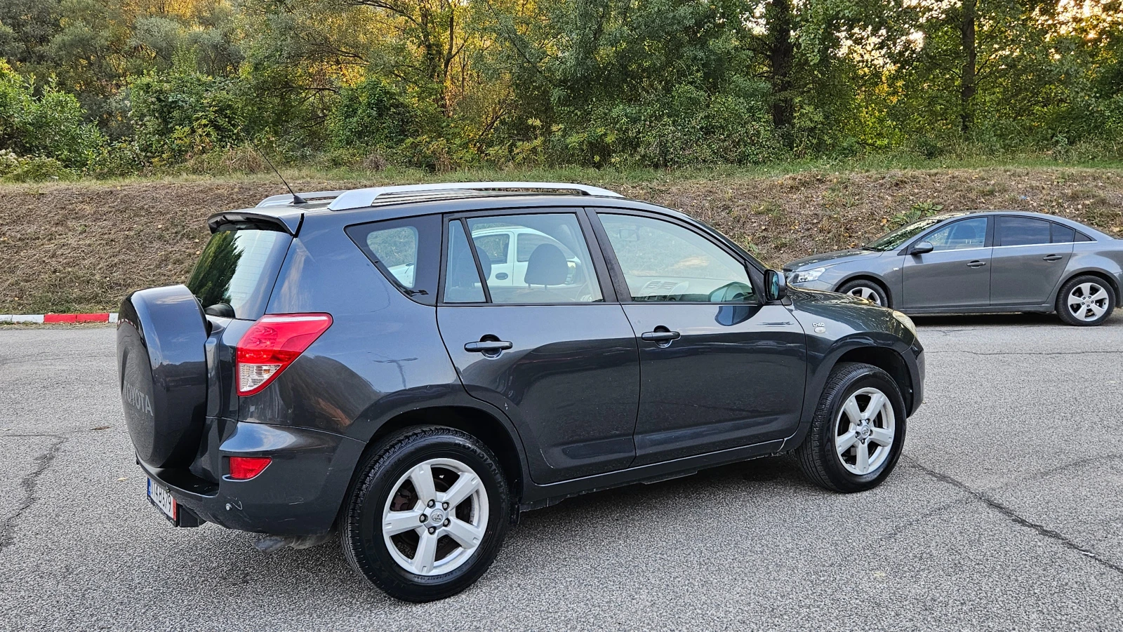 Toyota Rav4 2.2 D4d Klimatronik/4x4/6skorosti - изображение 6
