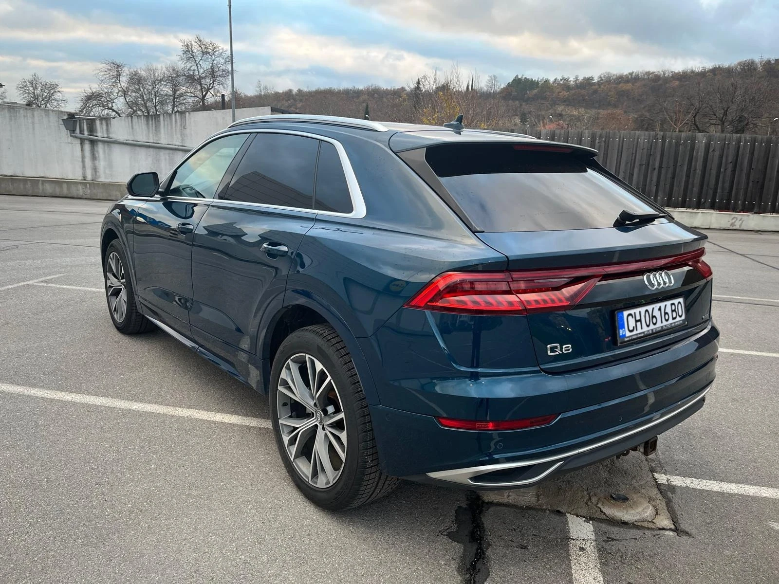 Audi Q8 Technik/B&O/360  камера, снимка 8 - Автомобили и джипове - 56339893