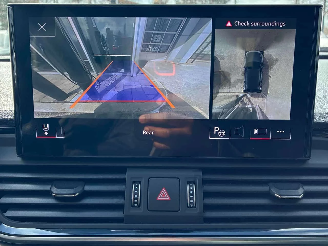 Audi Q5 * Technik * CARFAX * S LINE * ПАНО * KEYLESS, снимка 12 - Автомобили и джипове - 54141395