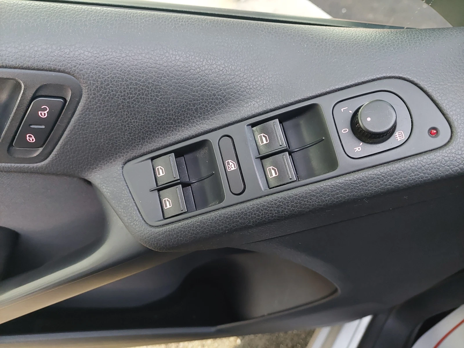 VW Tiguan 1.4 TSI, снимка 11 - Автомобили и джипове - 54258914