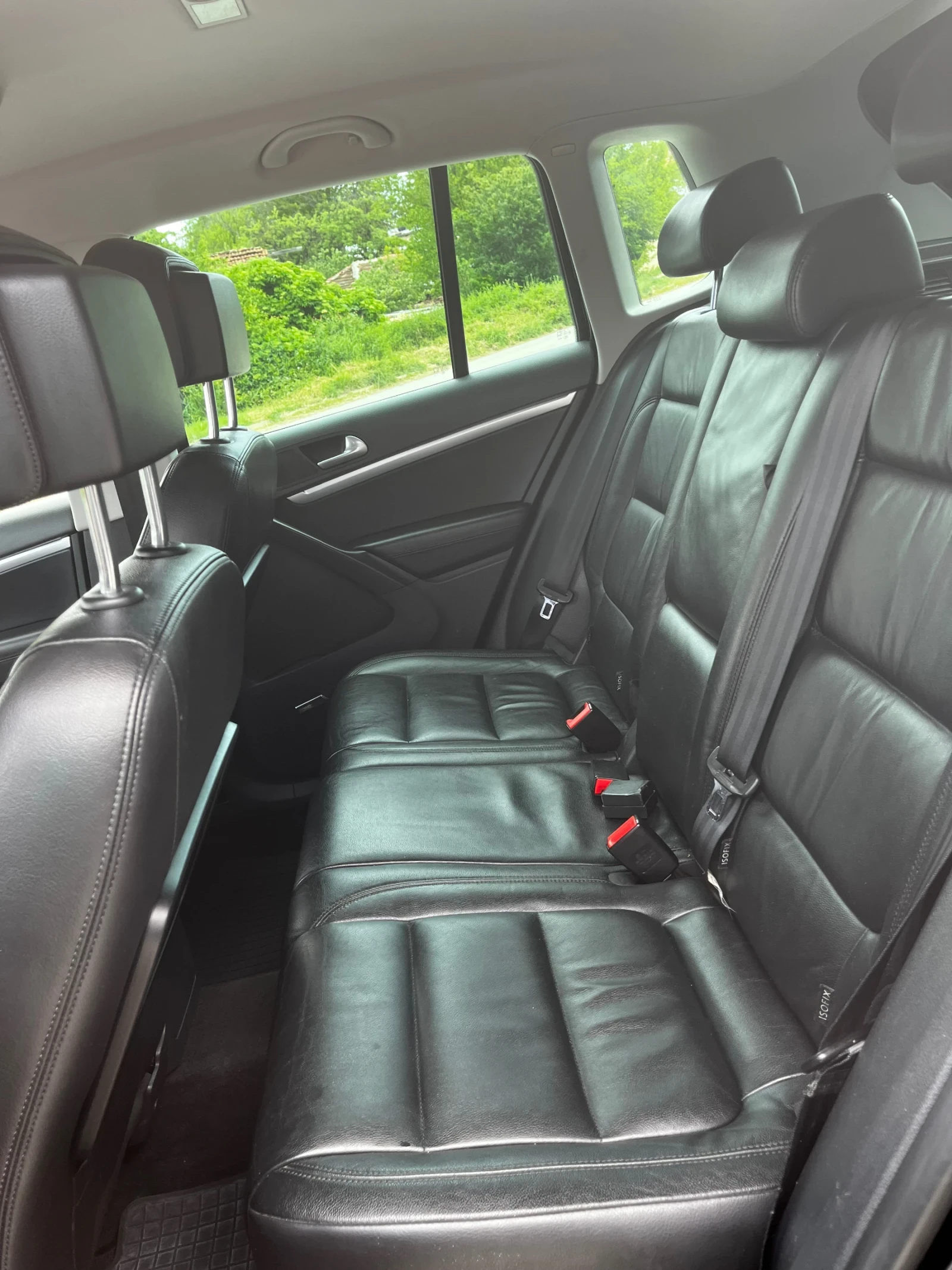 VW Tiguan, снимка 9 - Автомобили и джипове - 54619159