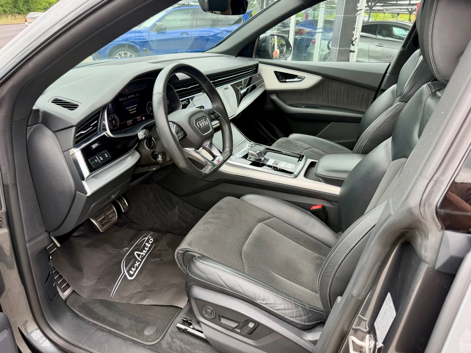 Audi Q8 50TDI#S-LINE#PANORAMA#MATRIX#DISTR#AIRMAT, снимка 10 - Автомобили и джипове - 54936593