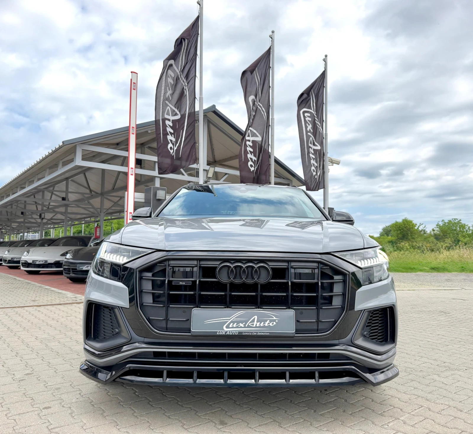 Audi Q8 50TDI#S-LINE#PANORAMA#MATRIX#DISTR#AIRMAT, снимка 3 - Автомобили и джипове - 54936593