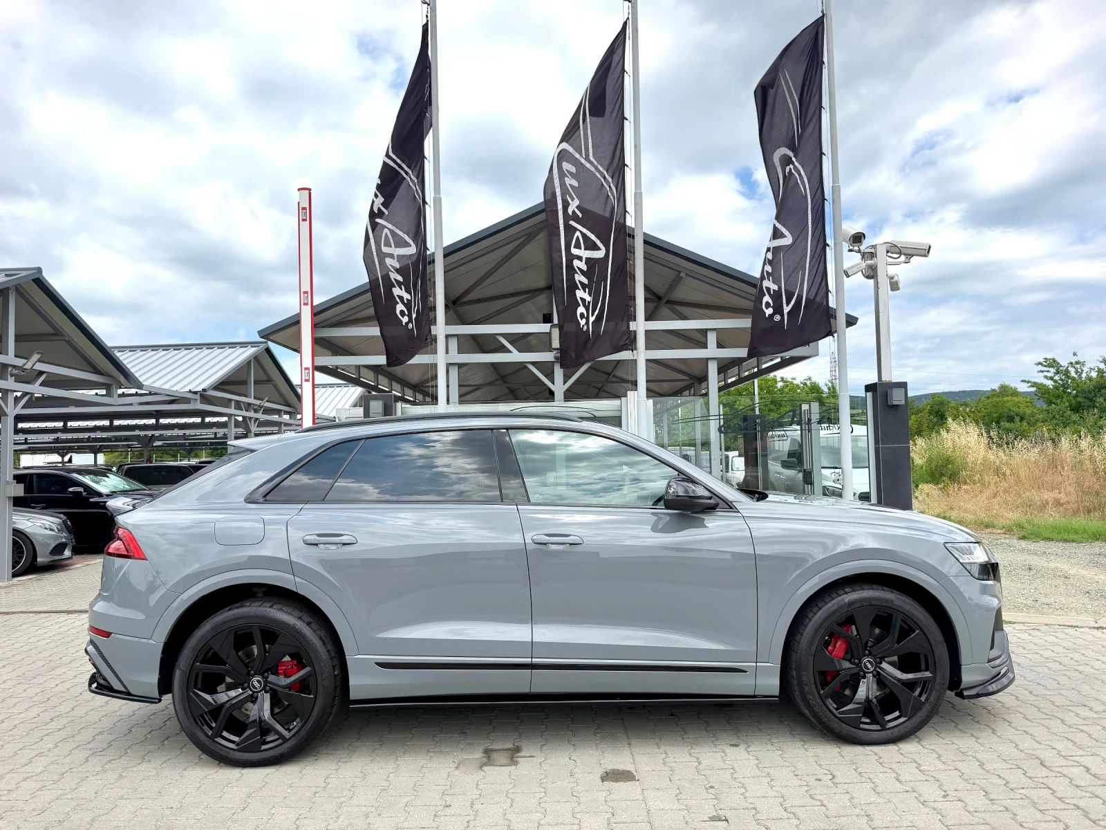 Audi Q8 50TDI#S-LINE#PANORAMA#MATRIX#DISTR#AIRMAT, снимка 7 - Автомобили и джипове - 54936593